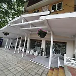 Lotos Hotell *
